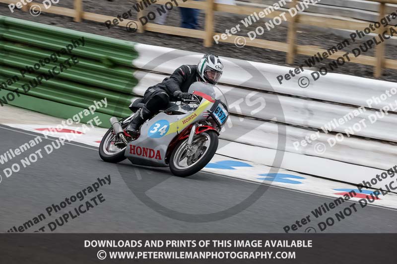 Vintage motorcycle club;eventdigitalimages;mallory park;mallory park trackday photographs;no limits trackdays;peter wileman photography;trackday digital images;trackday photos;vmcc festival 1000 bikes photographs